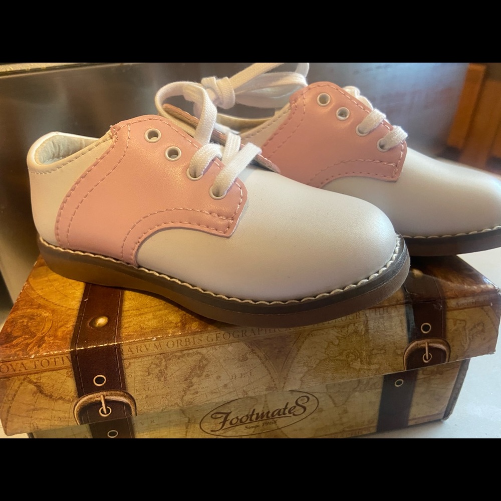 Pink & white Oxford shoes 8 toddler